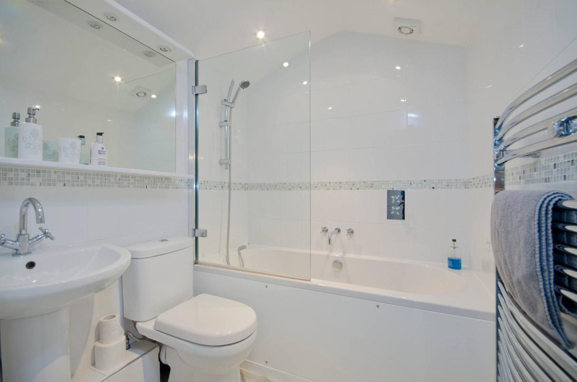 Seaview Regency Apartment With Private Parking Hove Buitenkant foto