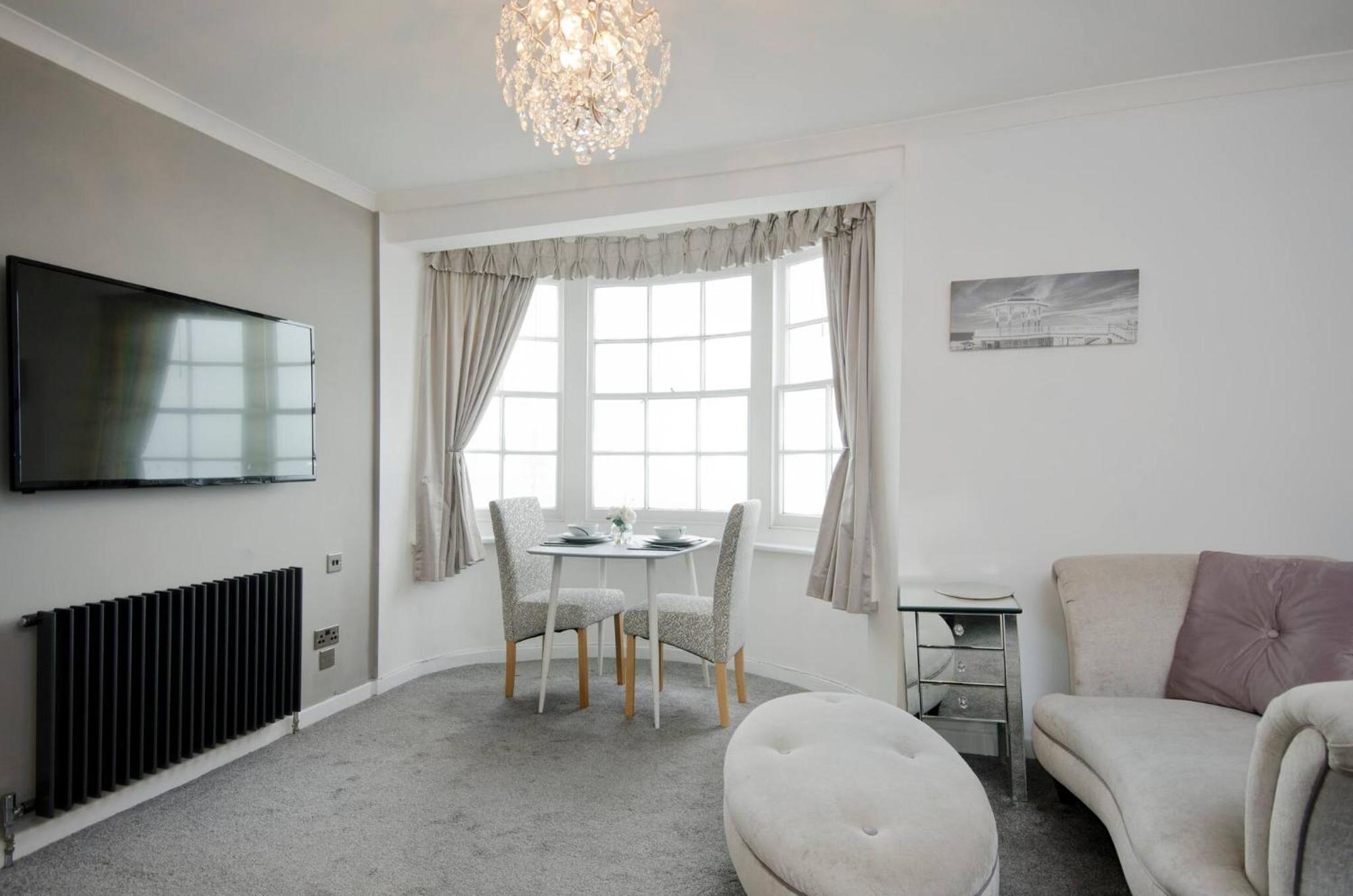 Seaview Regency Apartment With Private Parking Hove Buitenkant foto