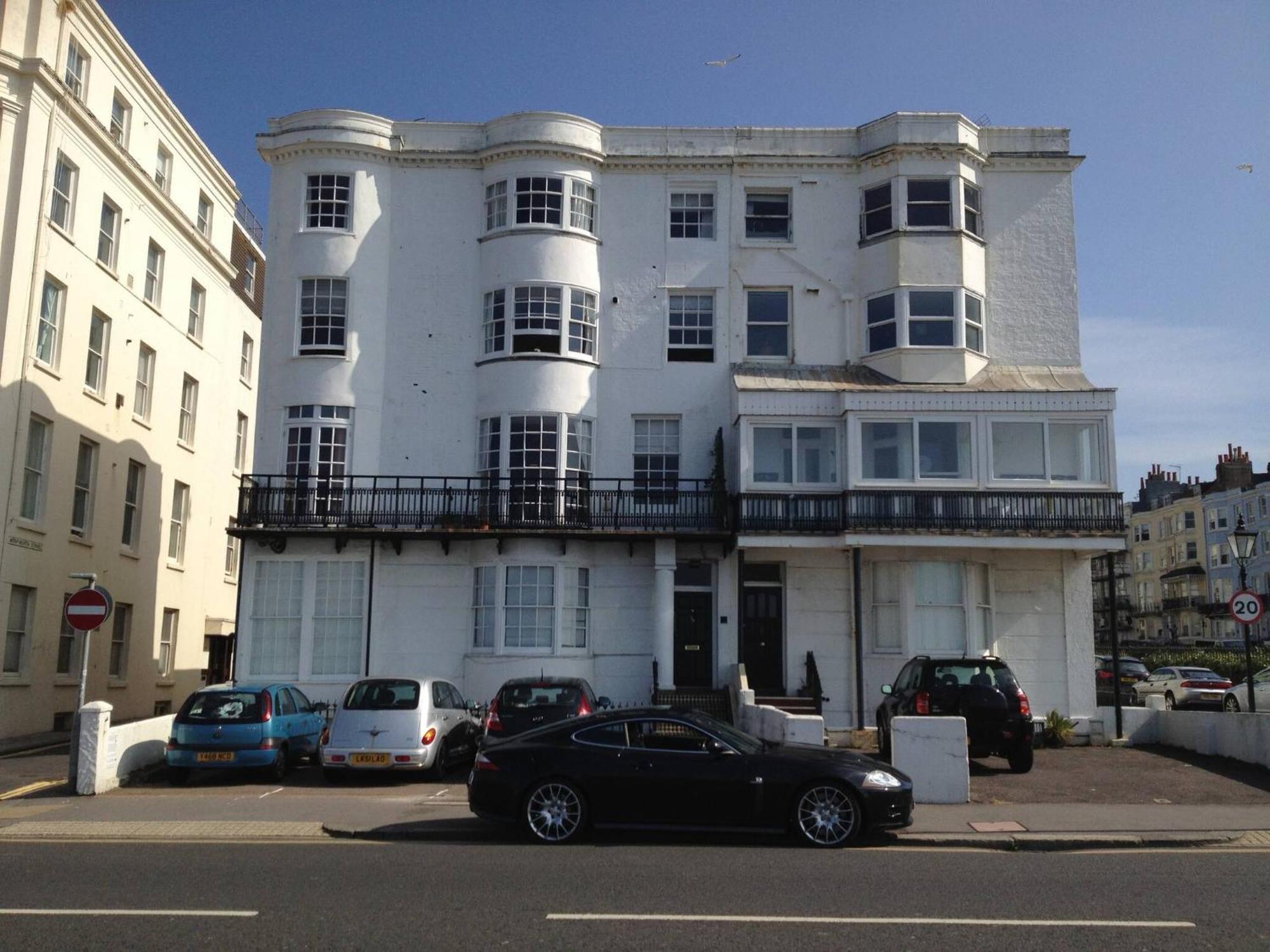 Seaview Regency Apartment With Private Parking Hove Buitenkant foto