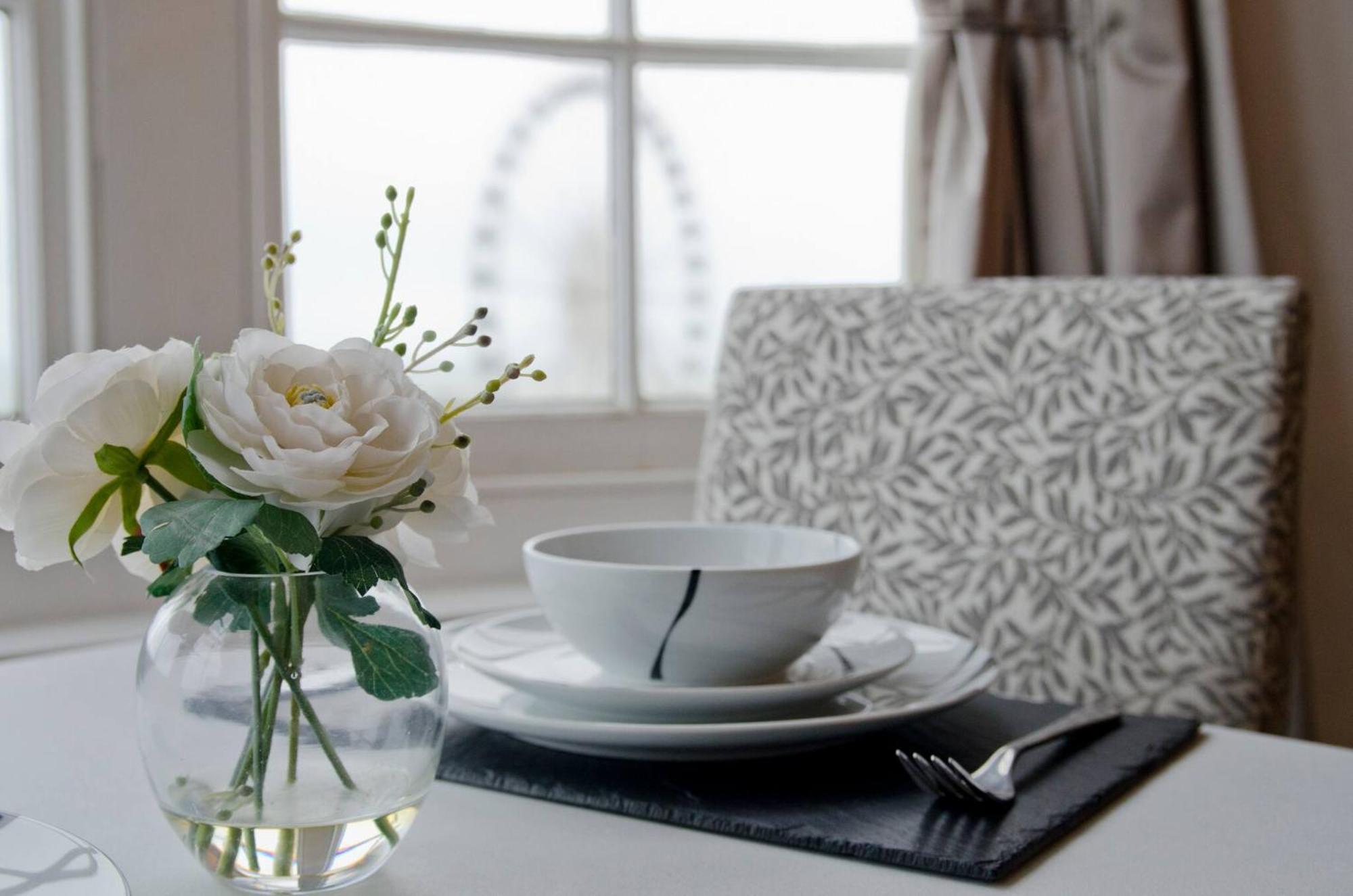 Seaview Regency Apartment With Private Parking Hove Buitenkant foto